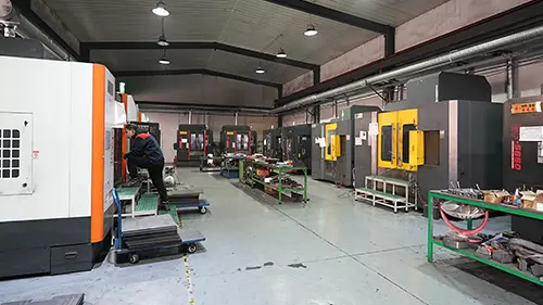 मोल्ड उत्पादन कार्यशाळेने आपल्या मजबूत क्षमतेद्वारे गुणवत्तेचा भक्कम पाया तयार केला आहे